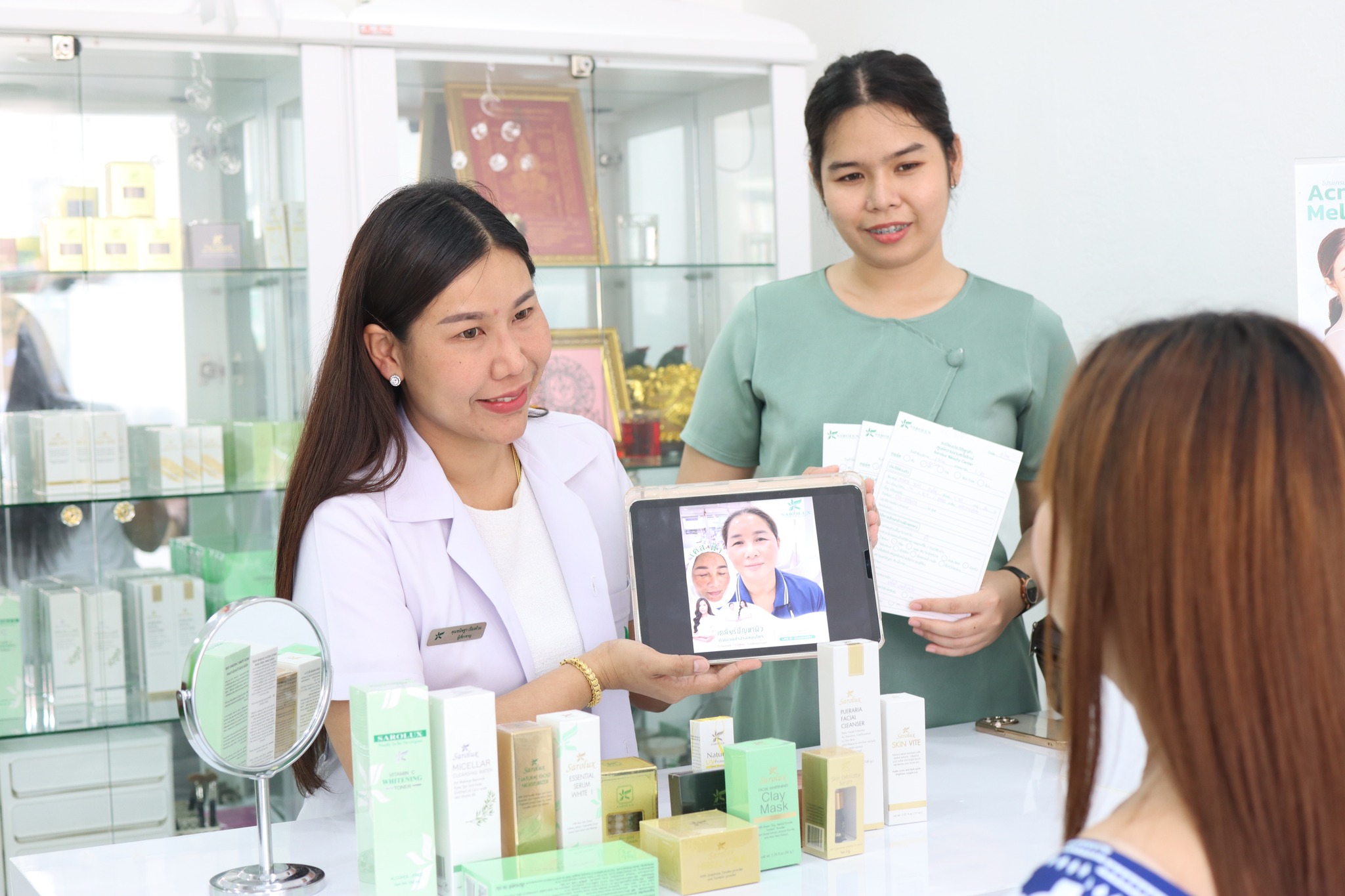 พิธีเปิดศูนย์ความงามสาขาเสนา จ.พระนครศรีอยุธยา