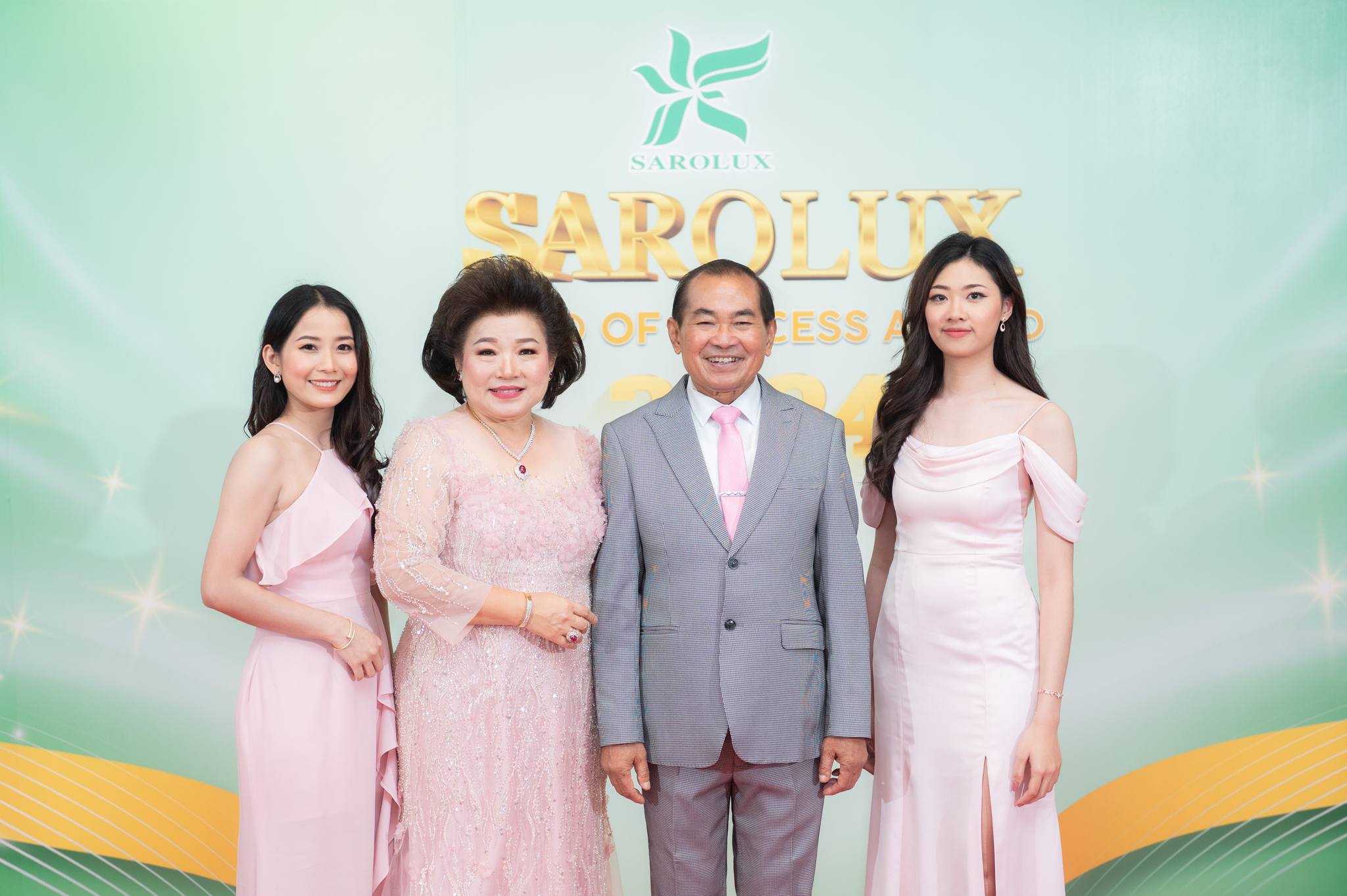 ประมวลภาพสวยในงานวันแห่งความสำเร็จในปี2567 Sarolux Proud of Success Award 2024