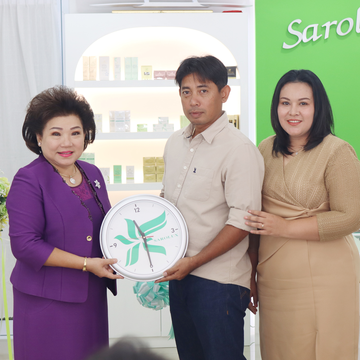 พิธีเปิดศูนย์ความงามสาขา ถนนโฉลกรัฐ จ.สุราษฎร์ธานี