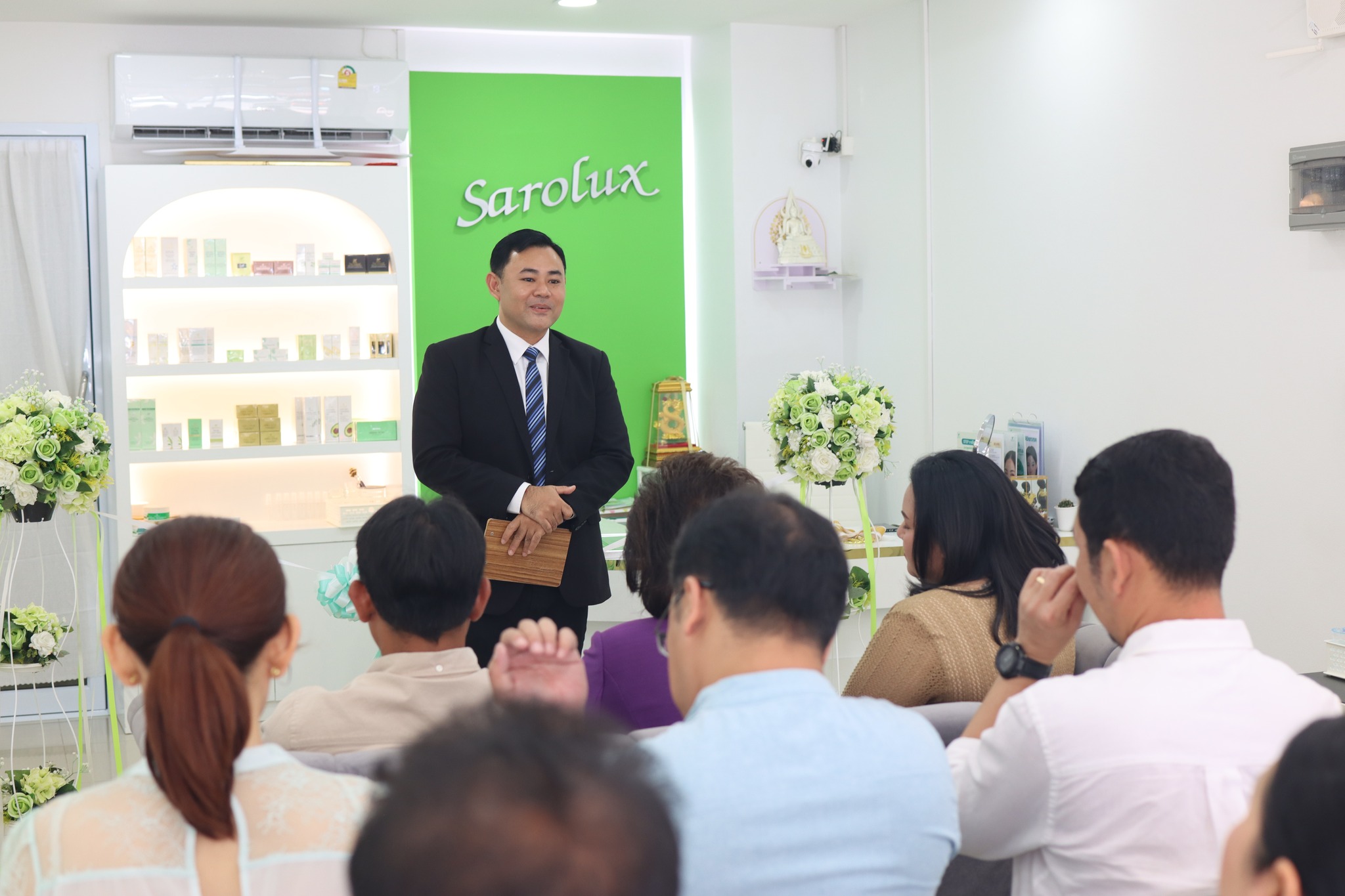 พิธีเปิดศูนย์ความงามสาขา ถนนโฉลกรัฐ จ.สุราษฎร์ธานี