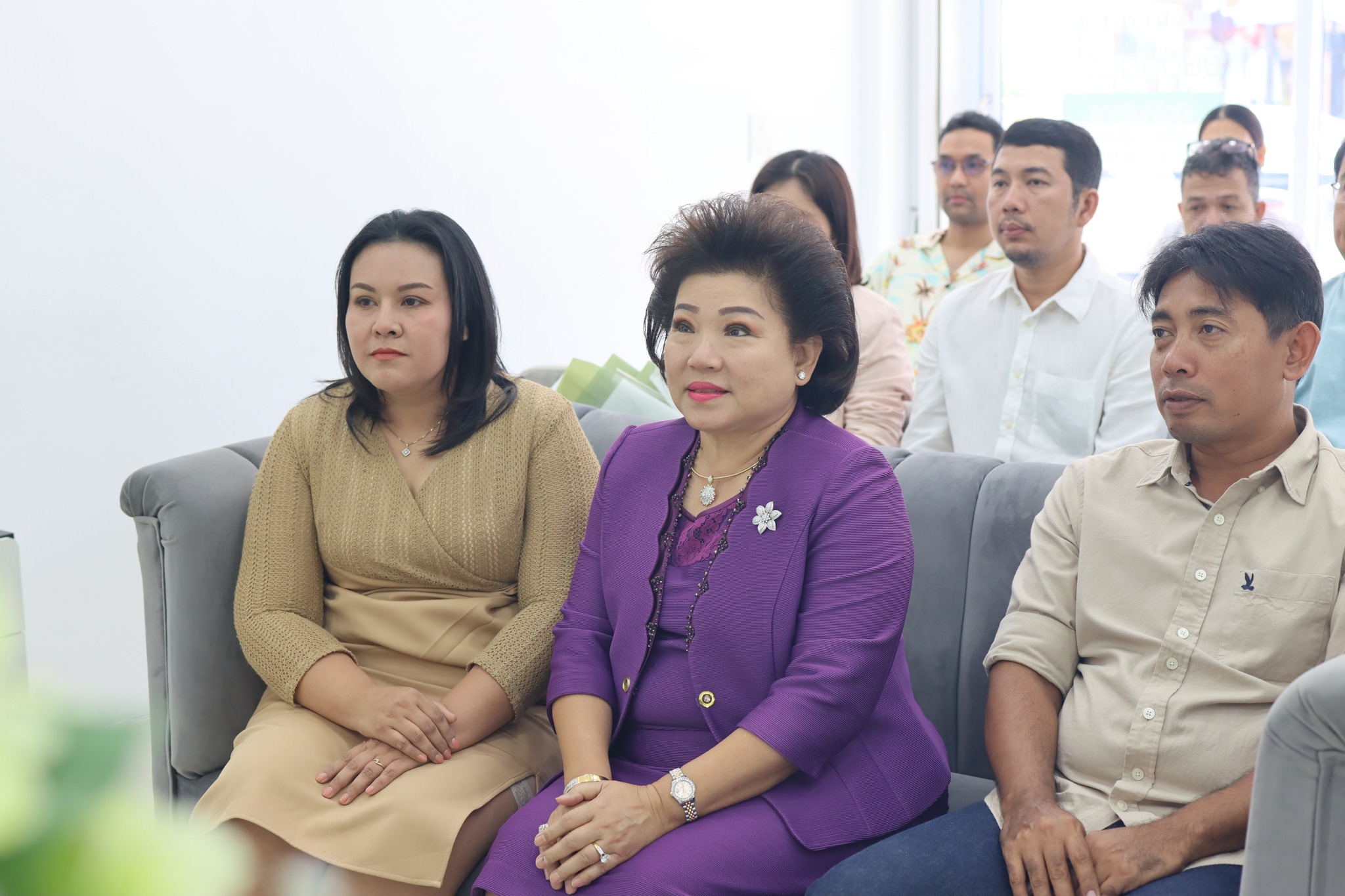 พิธีเปิดศูนย์ความงามสาขา ถนนโฉลกรัฐ จ.สุราษฎร์ธานี