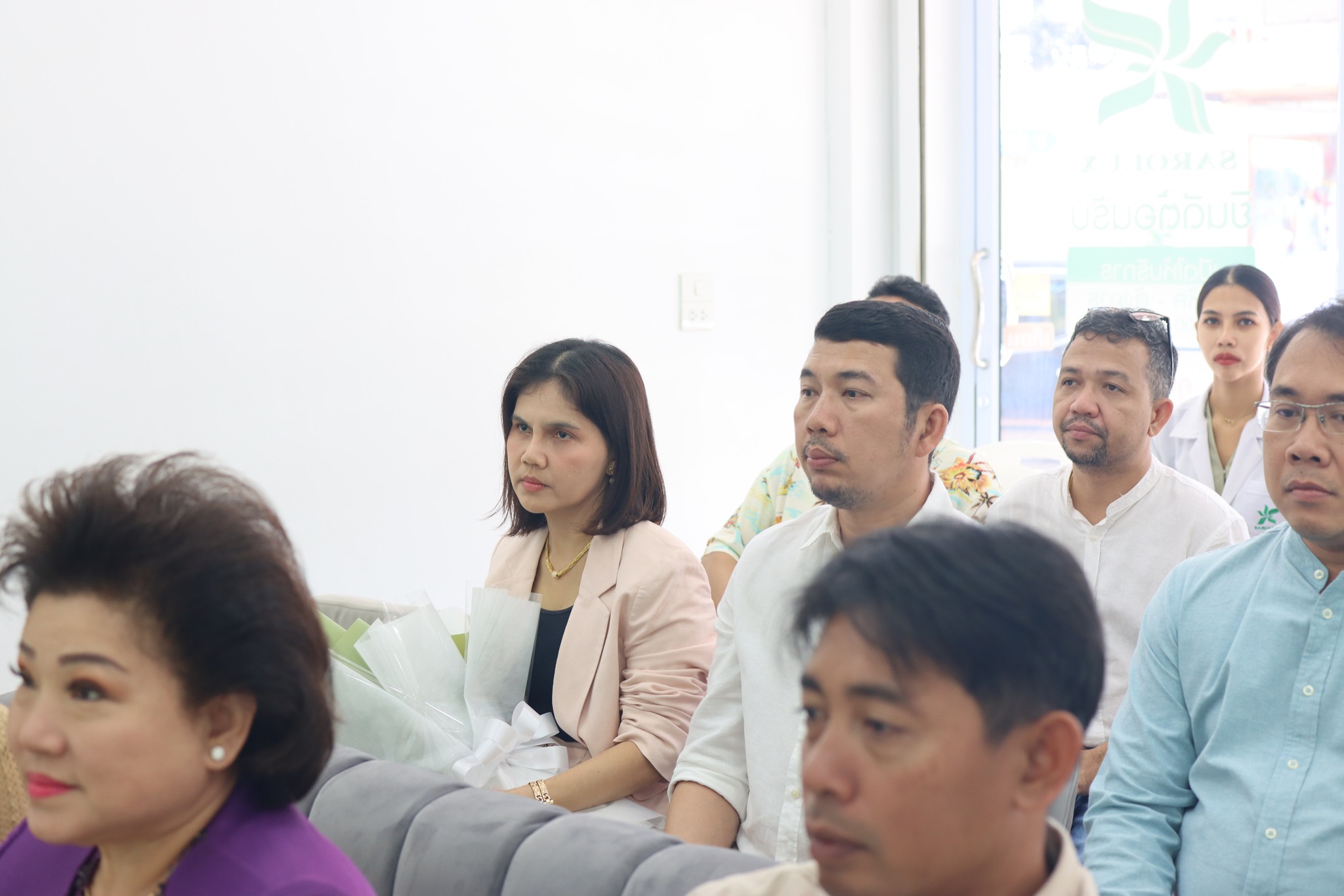 พิธีเปิดศูนย์ความงามสาขา ถนนโฉลกรัฐ จ.สุราษฎร์ธานี