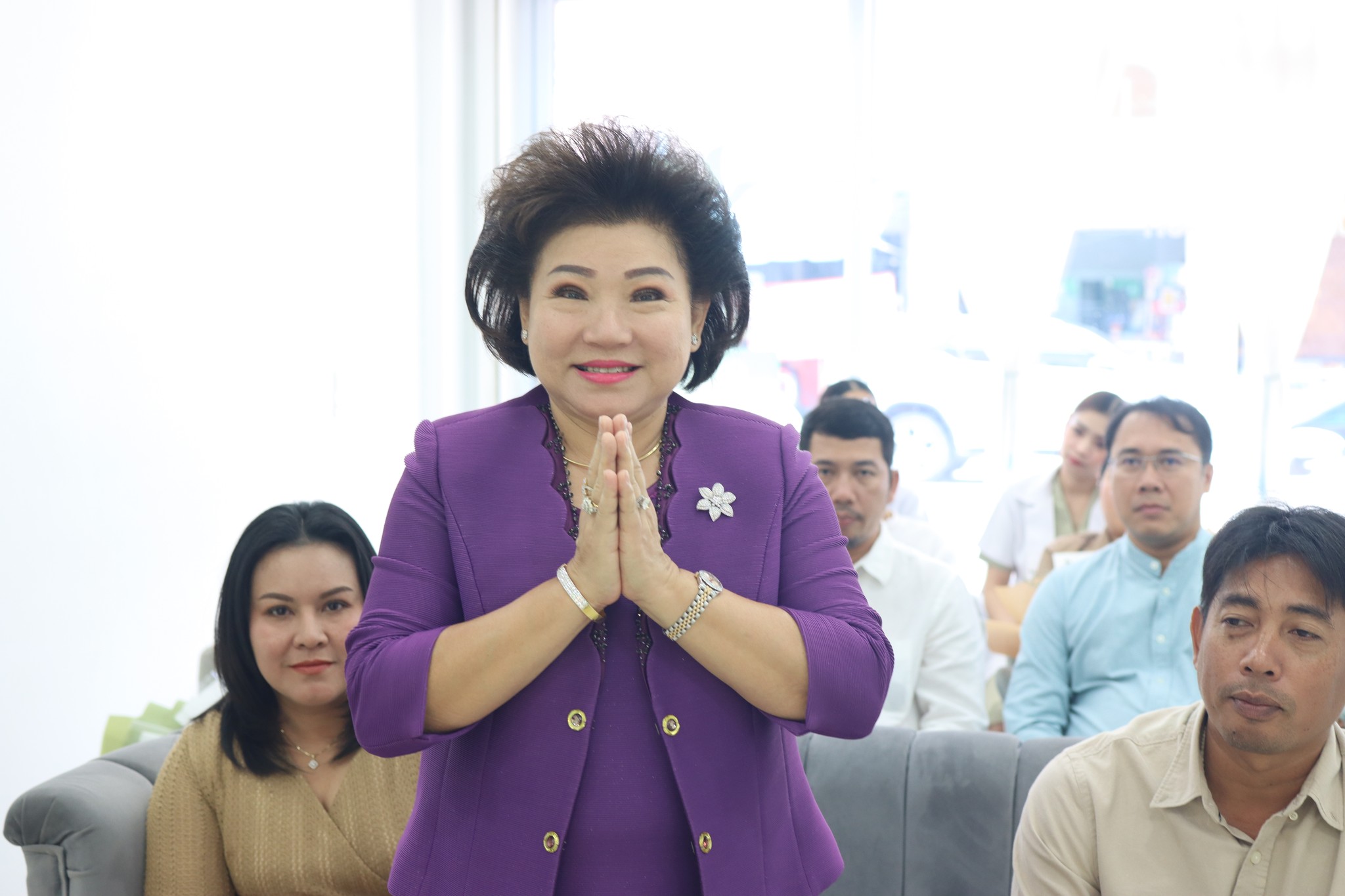 พิธีเปิดศูนย์ความงามสาขา ถนนโฉลกรัฐ จ.สุราษฎร์ธานี