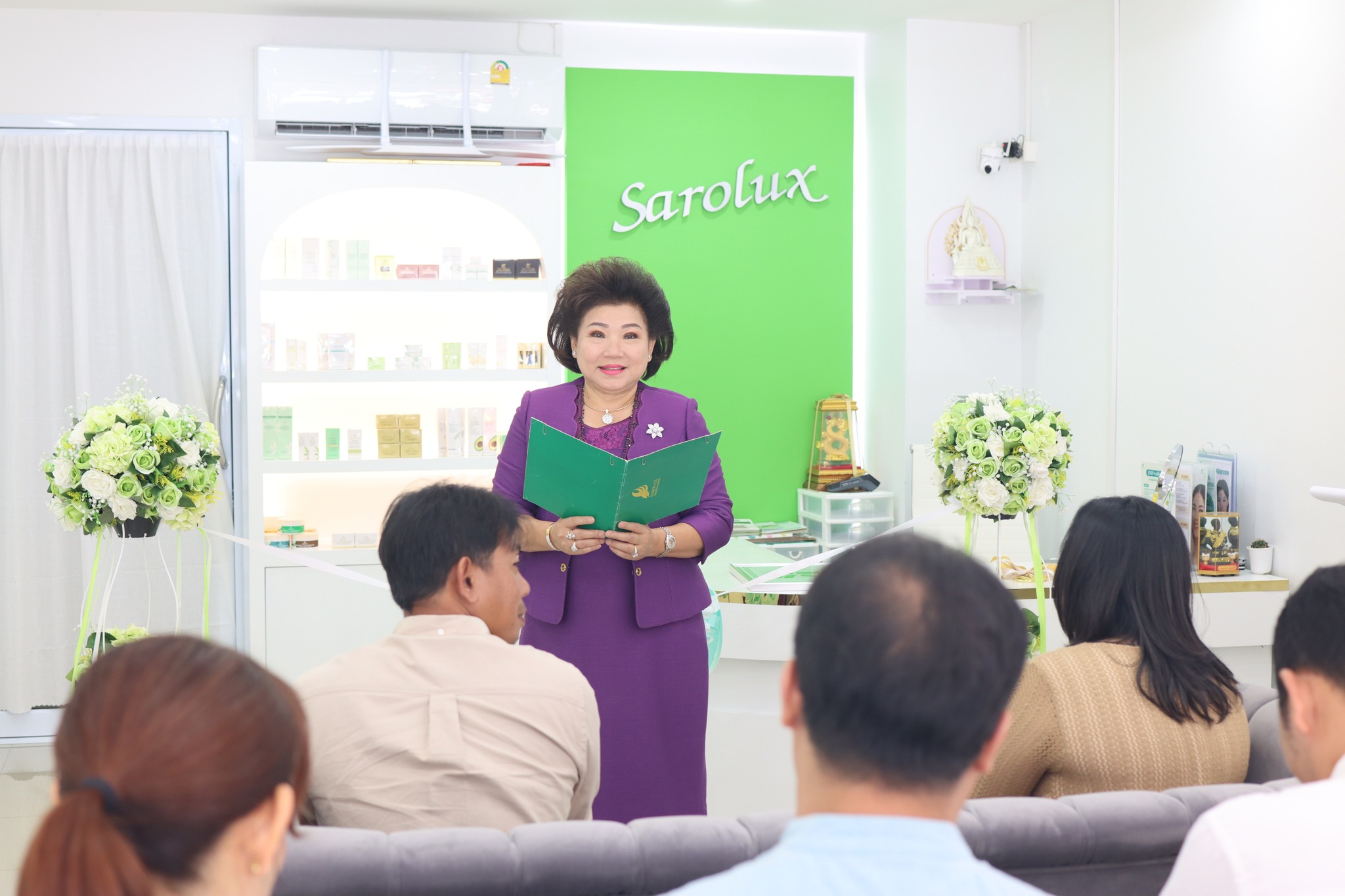 พิธีเปิดศูนย์ความงามสาขา ถนนโฉลกรัฐ จ.สุราษฎร์ธานี