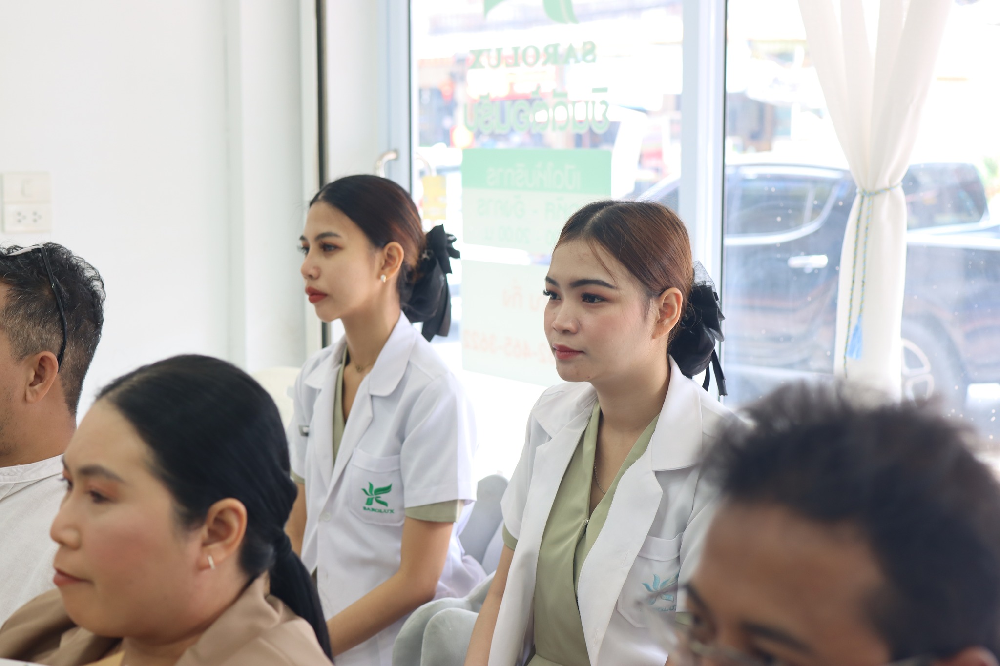 พิธีเปิดศูนย์ความงามสาขา ถนนโฉลกรัฐ จ.สุราษฎร์ธานี