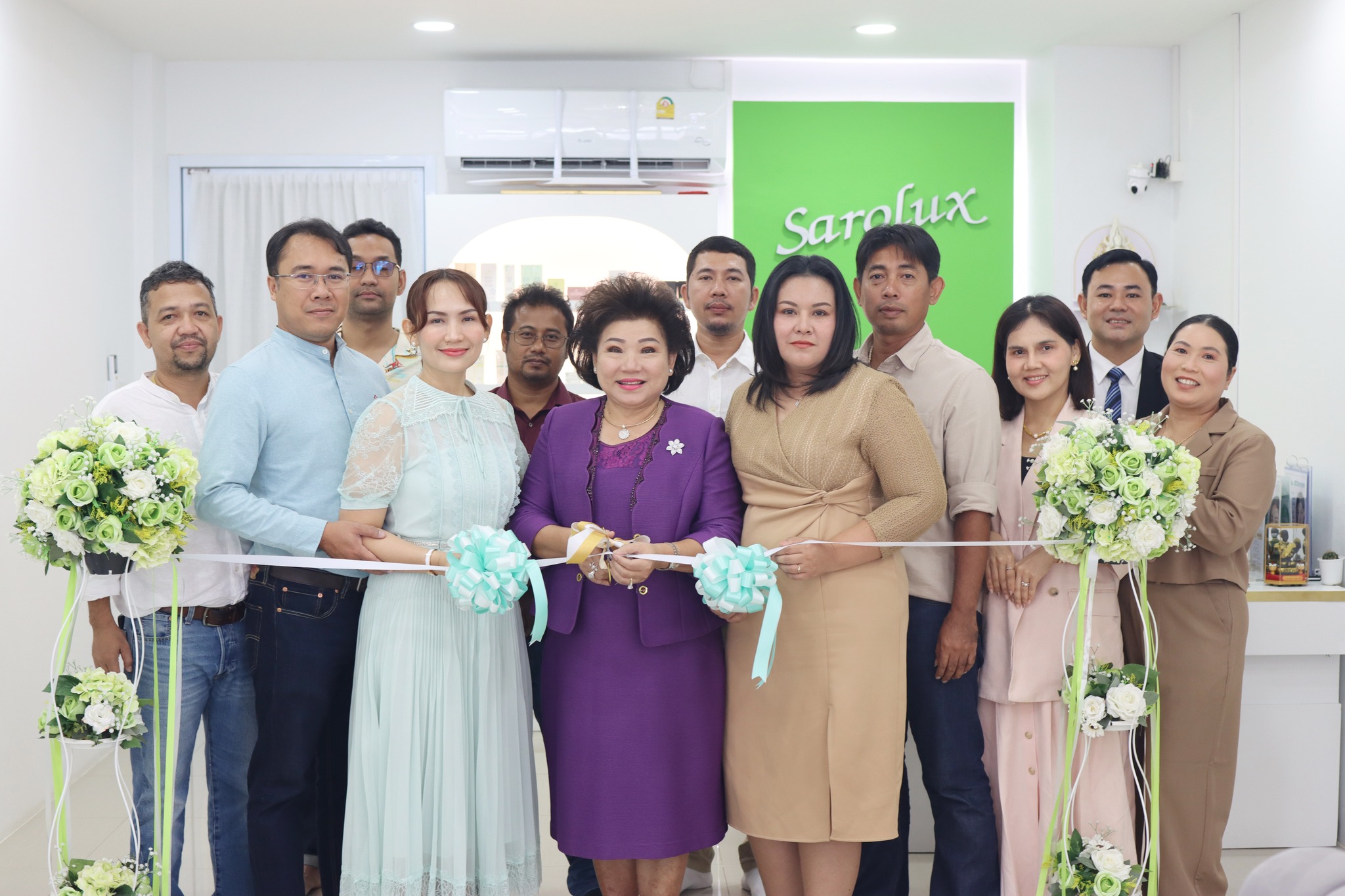 พิธีเปิดศูนย์ความงามสาขา ถนนโฉลกรัฐ จ.สุราษฎร์ธานี