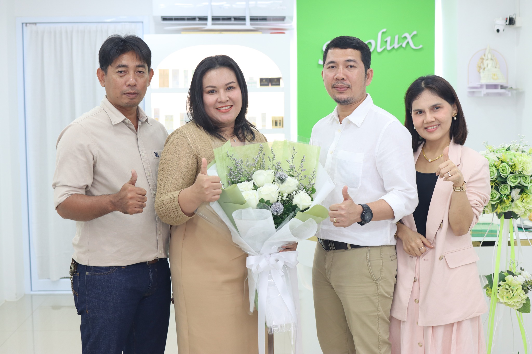 พิธีเปิดศูนย์ความงามสาขา ถนนโฉลกรัฐ จ.สุราษฎร์ธานี