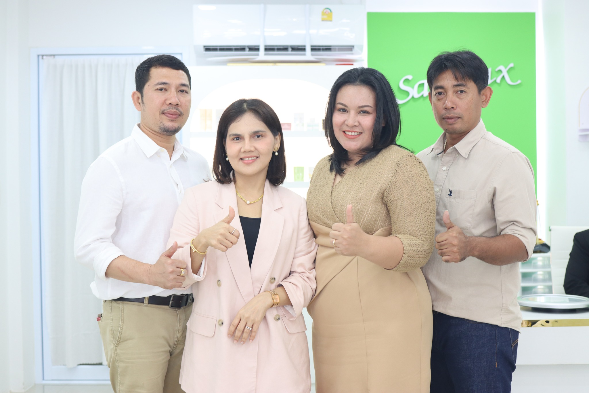 พิธีเปิดศูนย์ความงามสาขา ถนนโฉลกรัฐ จ.สุราษฎร์ธานี