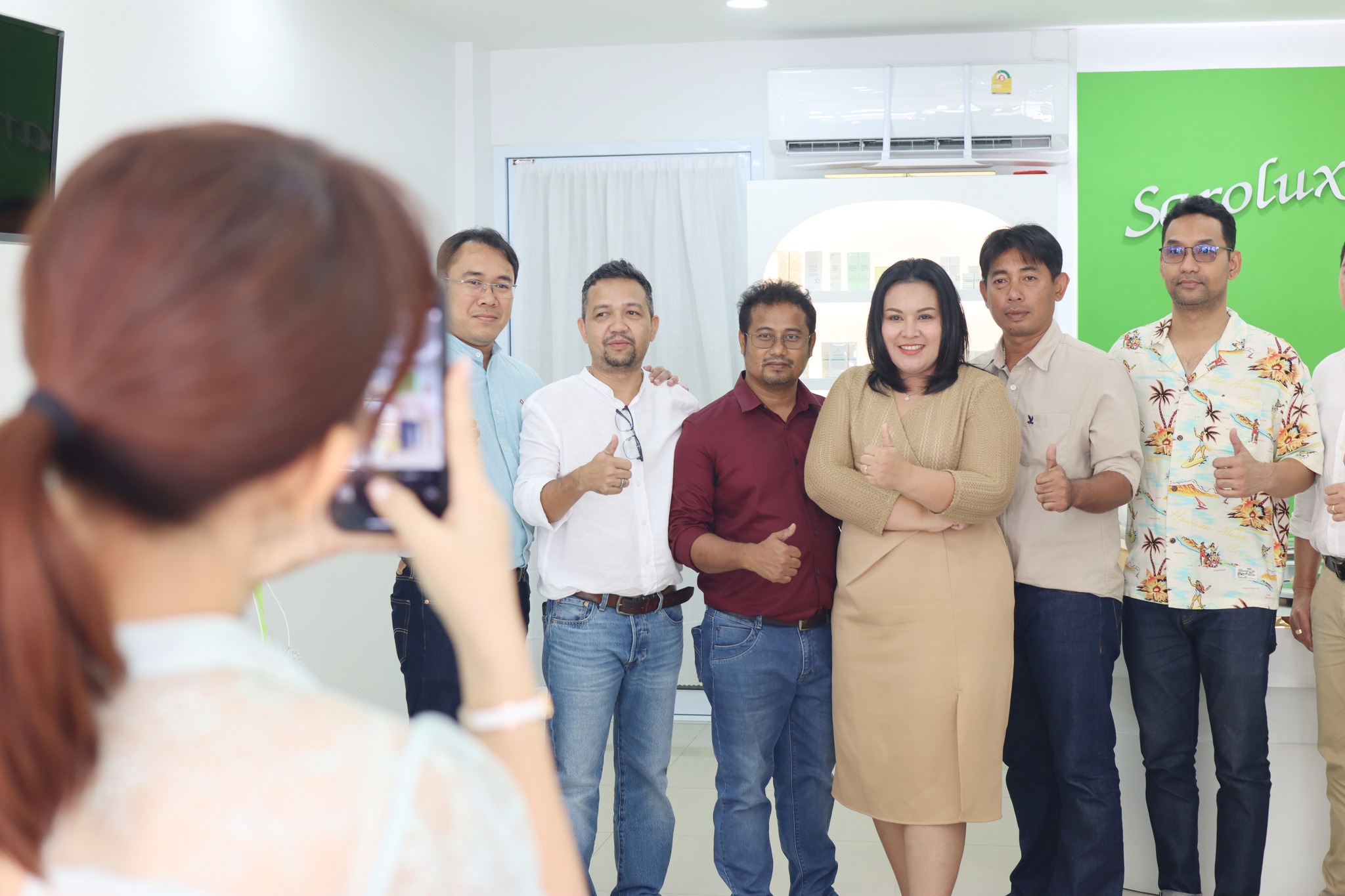 พิธีเปิดศูนย์ความงามสาขา ถนนโฉลกรัฐ จ.สุราษฎร์ธานี