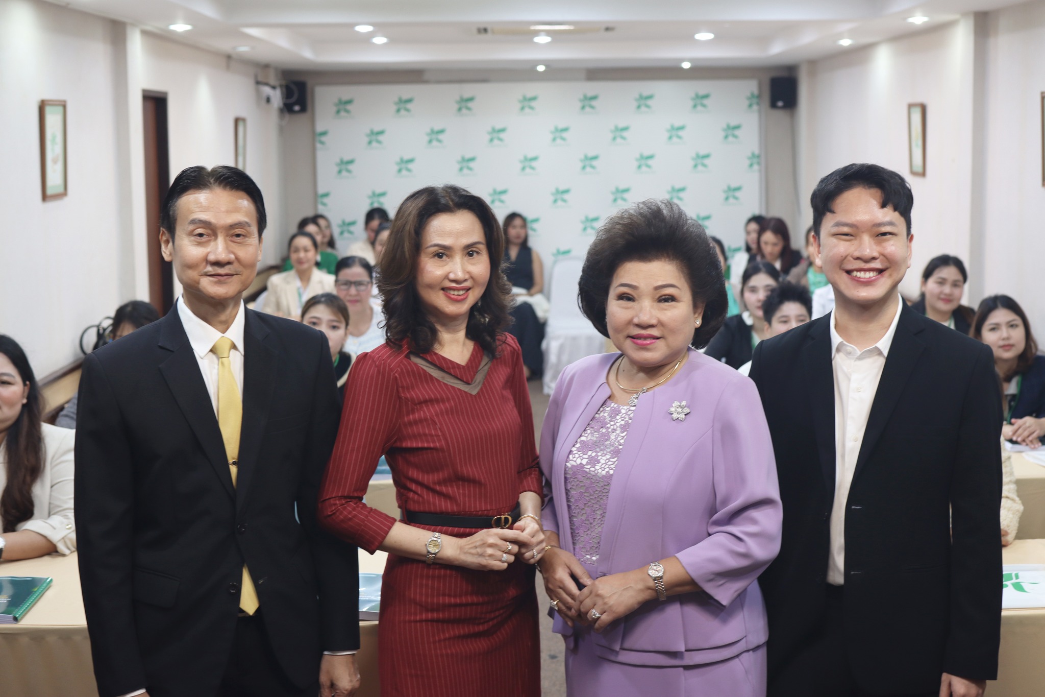การอบรมเชิงปฎิบัติการหลักสูตรการบริหารศูนย์ความงามสะโรรักษ์ รุ่นที่ 75 วันที่ 15 กันยายน 2568 วันที่ 1