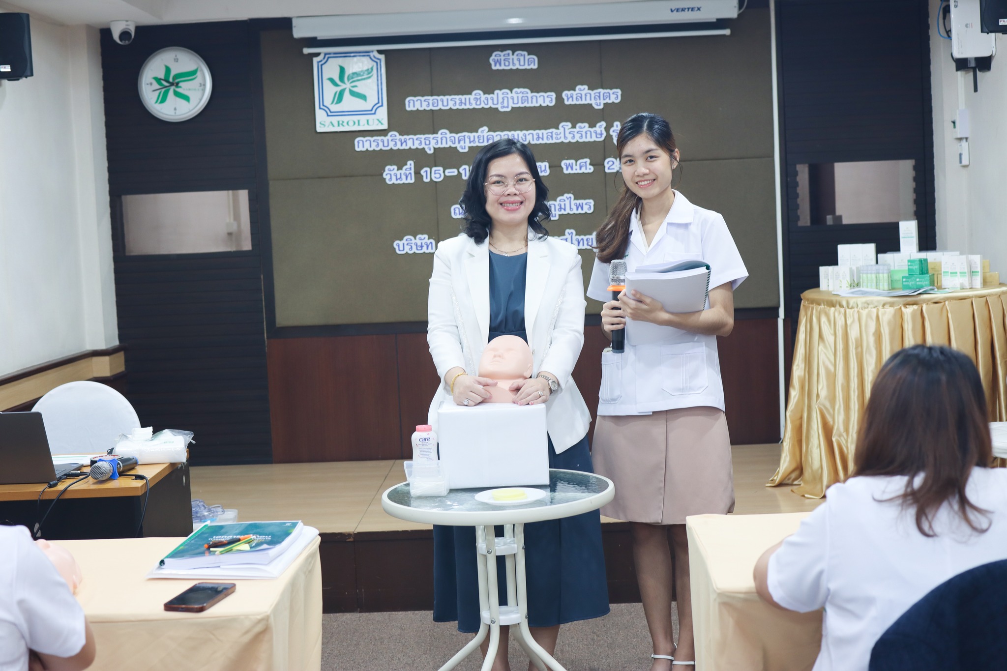 การอบรมเชิงปฎิบัติการหลักสูตรการบริหารศูนย์ความงามสะโรรักษ์ รุ่นที่ 75 วันที่ 17 กันยายน 2568 วันที่ 3