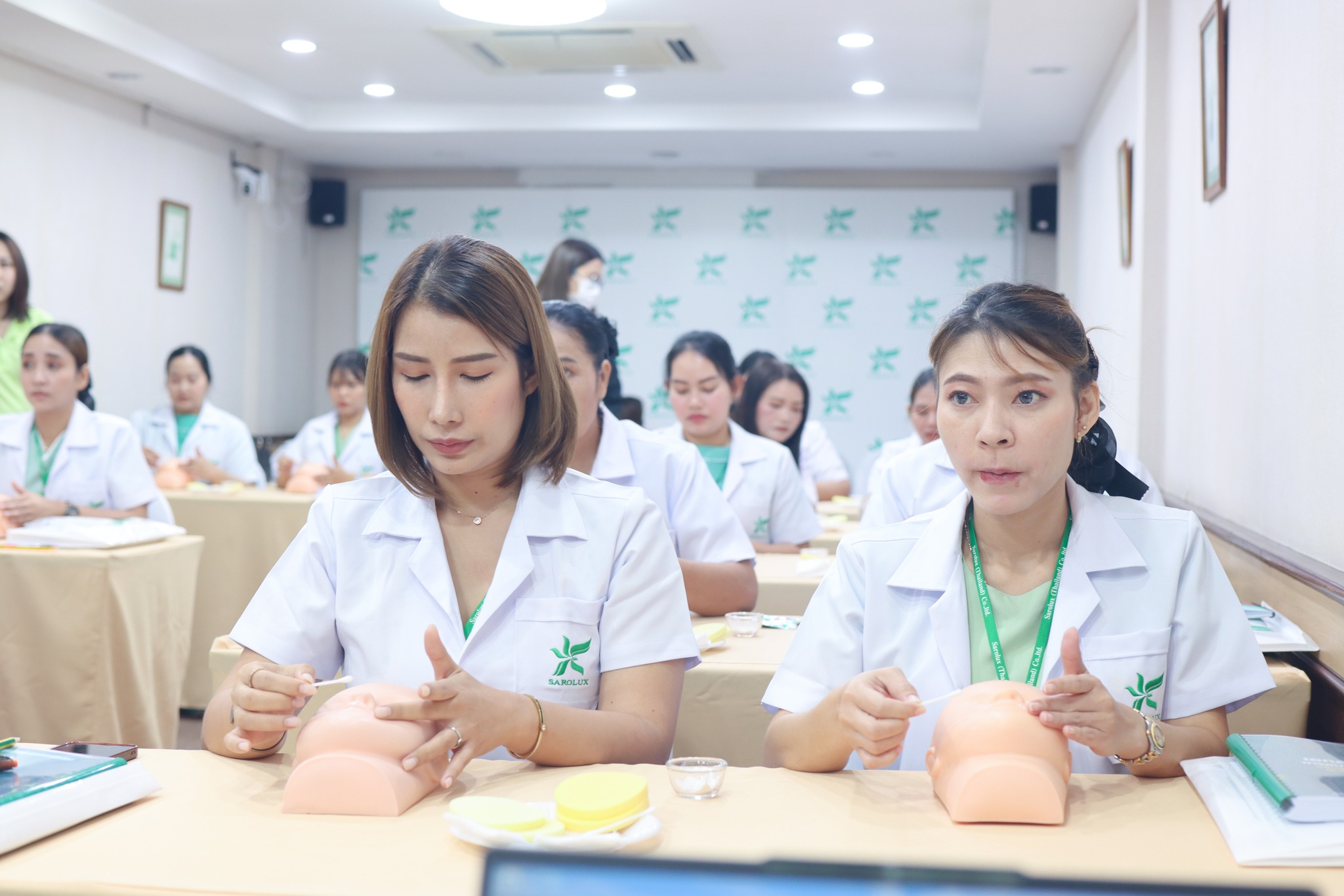 การอบรมเชิงปฎิบัติการหลักสูตรการบริหารศูนย์ความงามสะโรรักษ์ รุ่นที่ 75 วันที่ 17 กันยายน 2568 วันที่ 3