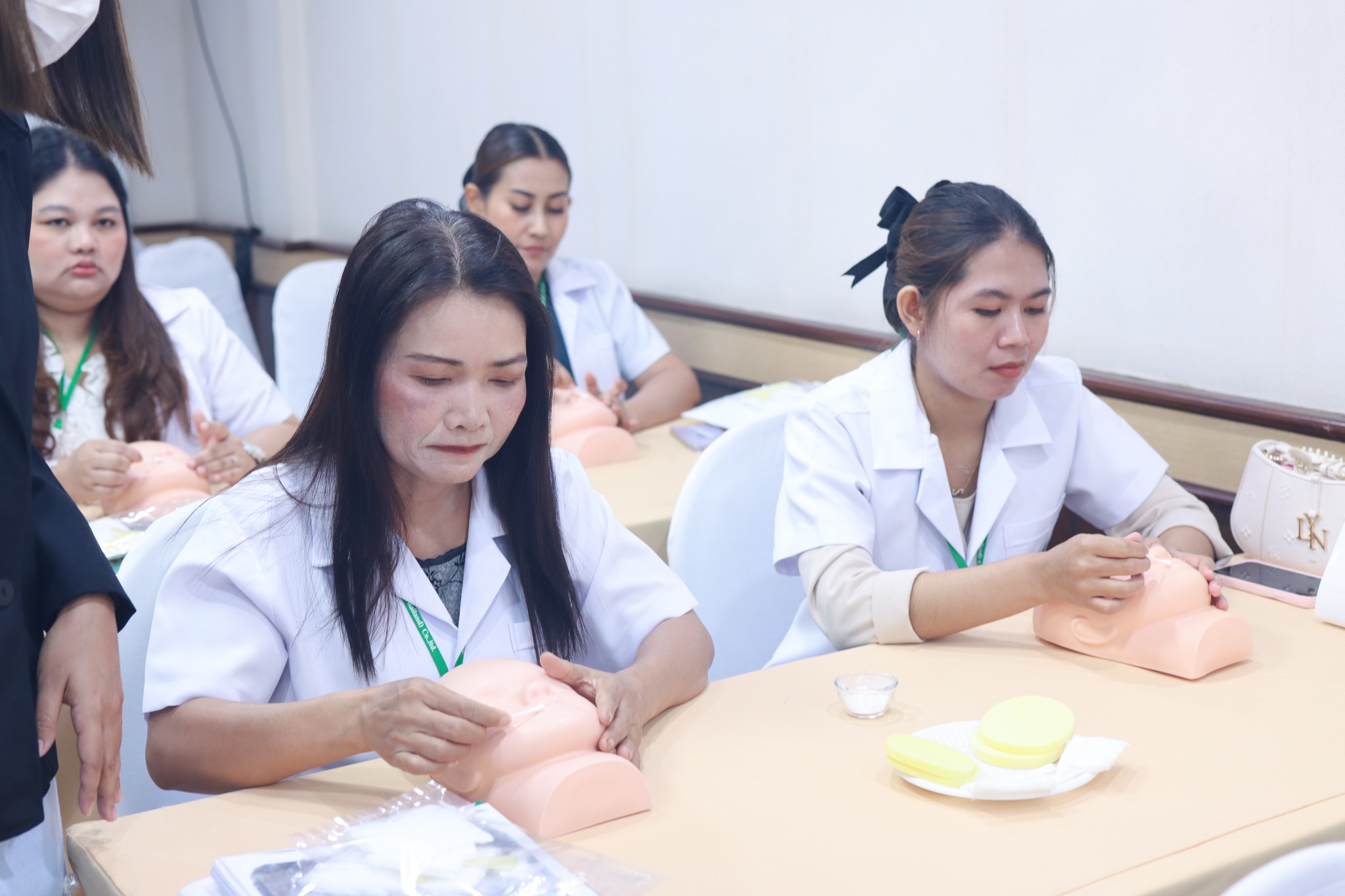 การอบรมเชิงปฎิบัติการหลักสูตรการบริหารศูนย์ความงามสะโรรักษ์ รุ่นที่ 75 วันที่ 17 กันยายน 2568 วันที่ 3