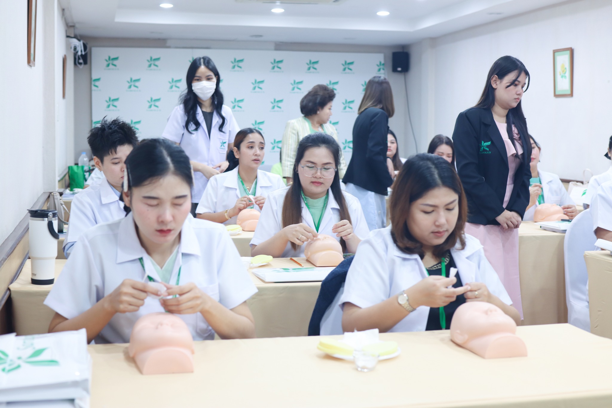 การอบรมเชิงปฎิบัติการหลักสูตรการบริหารศูนย์ความงามสะโรรักษ์ รุ่นที่ 75 วันที่ 17 กันยายน 2568 วันที่ 3