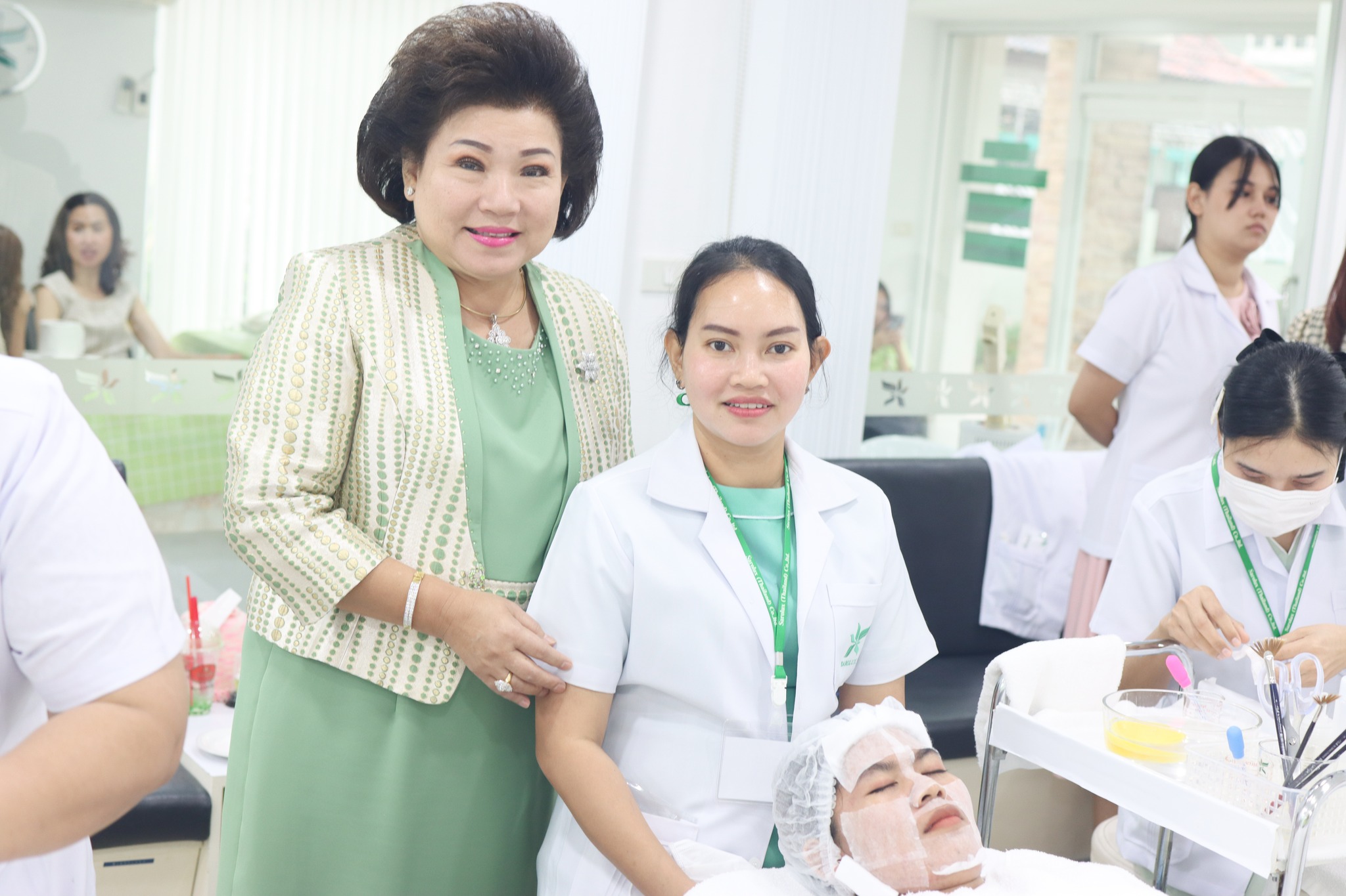 การอบรมเชิงปฎิบัติการหลักสูตรการบริหารศูนย์ความงามสะโรรักษ์ รุ่นที่ 75 วันที่ 17 กันยายน 2568 วันที่ 3