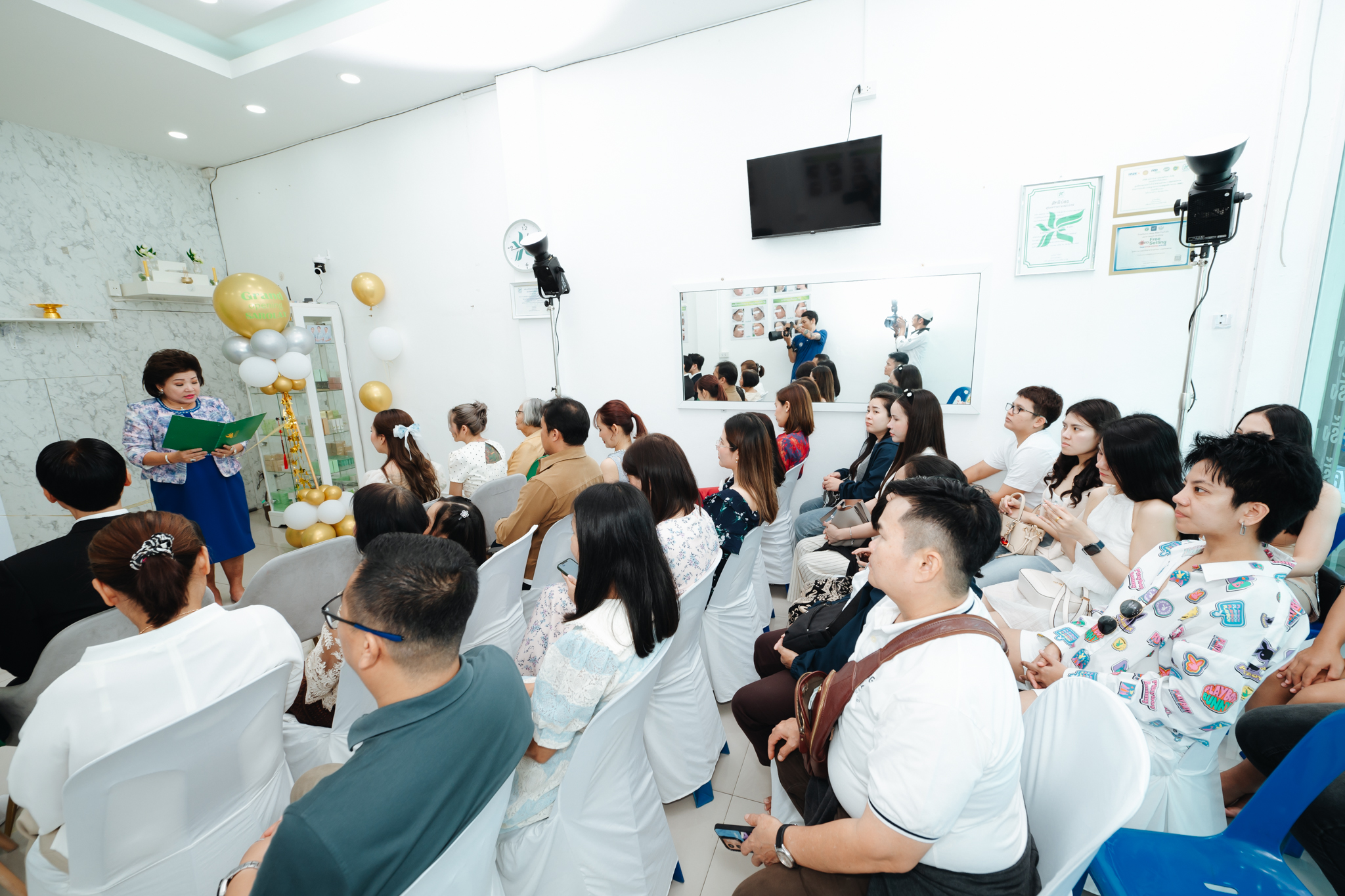 พิธีเปิดศูนย์ความงามสะโรรกษ์สาขาแม่กลอง จ.สมุทรสงคราม