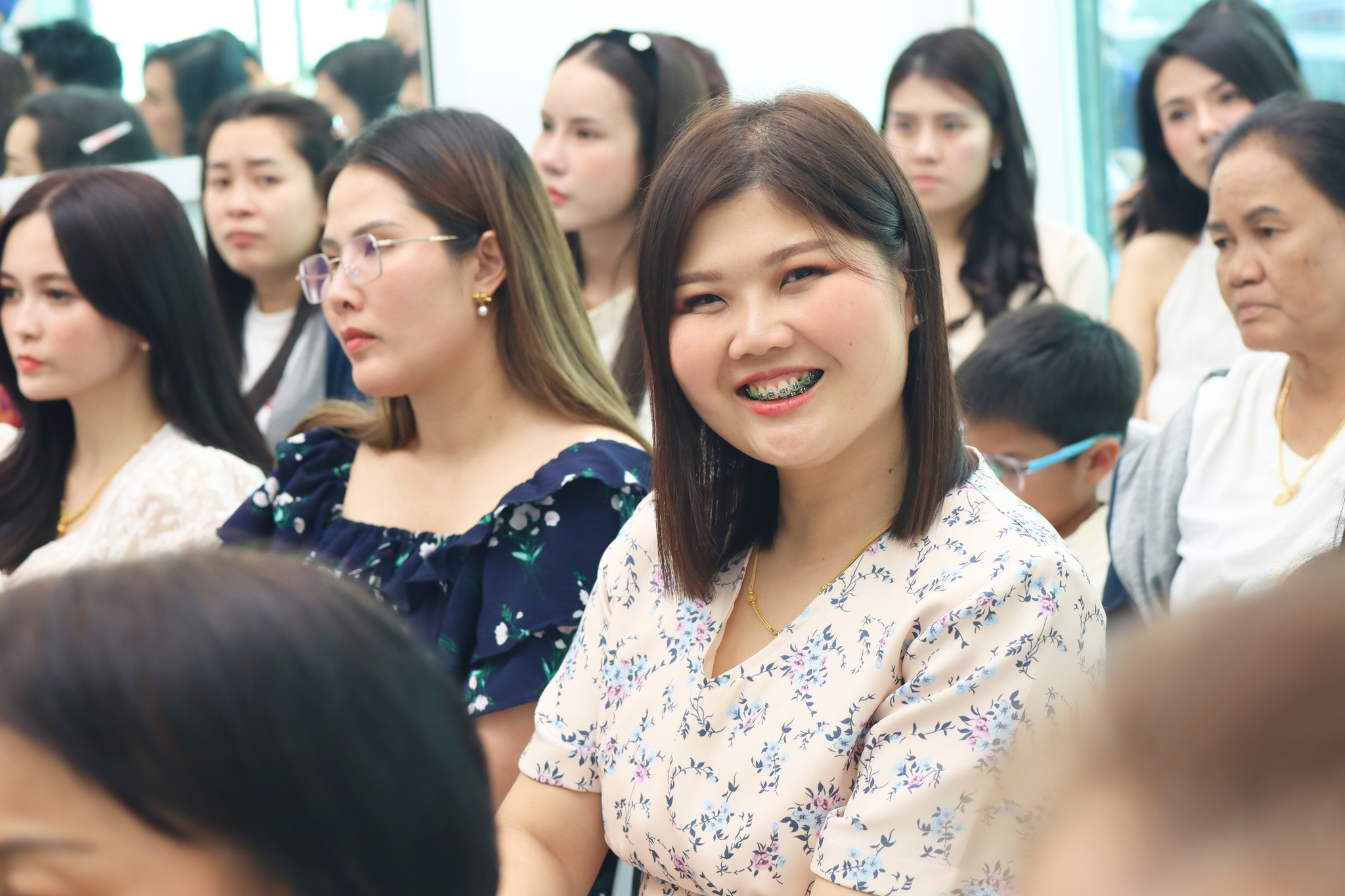 พิธีเปิดศูนย์ความงามสะโรรกษ์สาขาแม่กลอง จ.สมุทรสงคราม