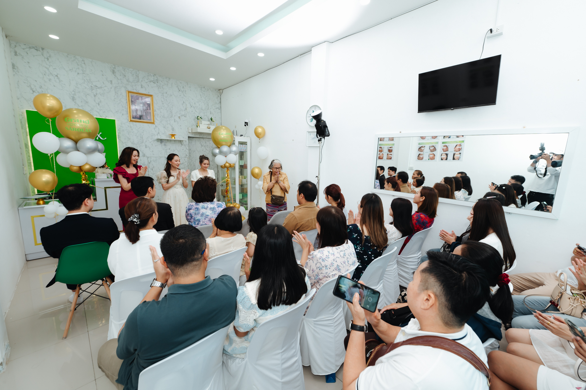 พิธีเปิดศูนย์ความงามสะโรรกษ์สาขาแม่กลอง จ.สมุทรสงคราม